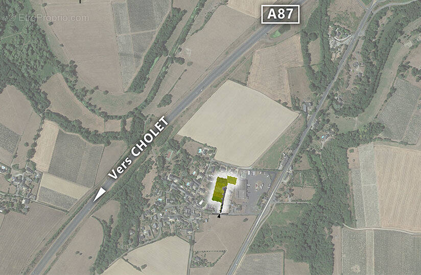 Terrain à MURS-ERIGNE