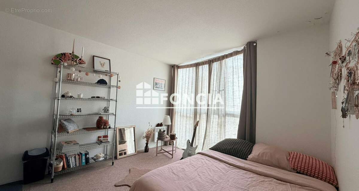 À vendre – Studio idéalement situé à Bordeaux Jardin Public - photo 2