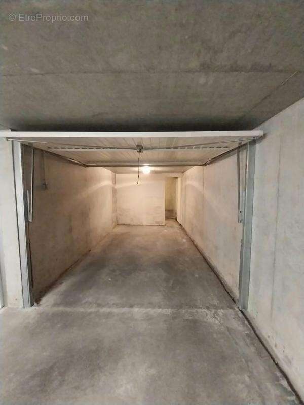 Parking à VILLEURBANNE