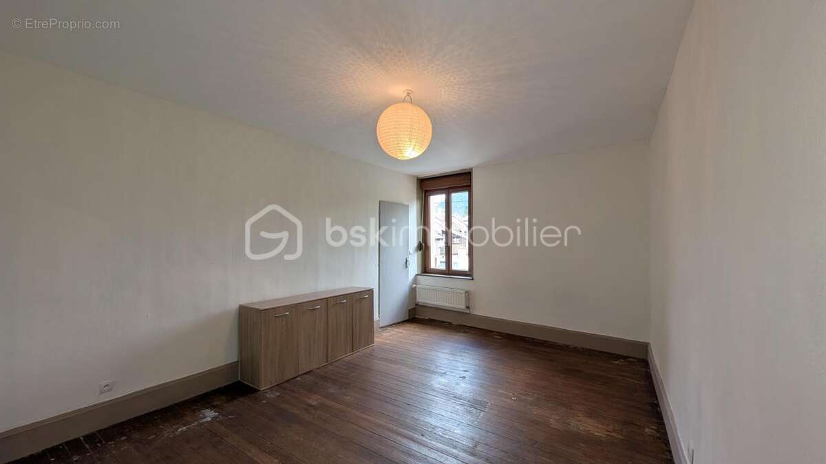 Commerce à VEXAINCOURT