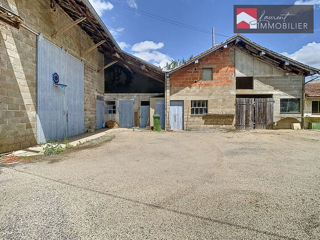 Maison à PONT-DE-VAUX