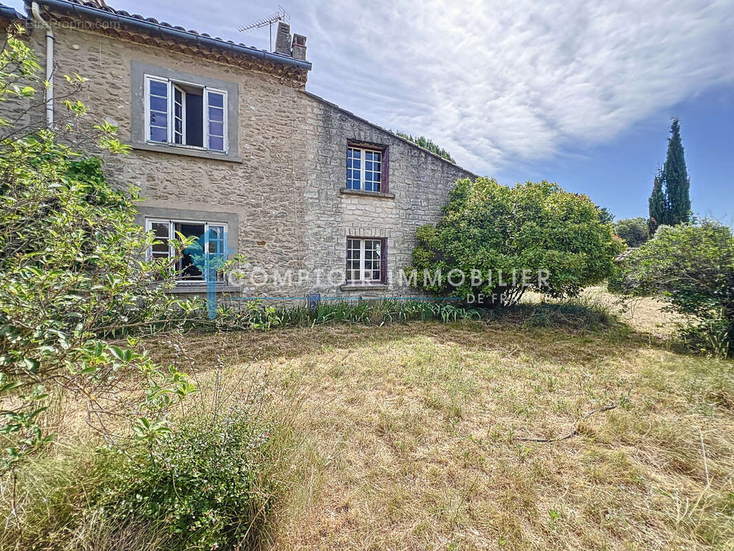 Maison à MAUBEC