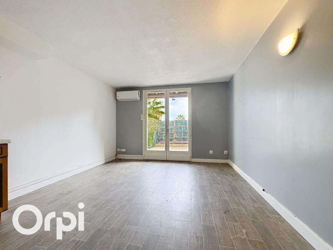 Appartement à VILLENEUVE-LOUBET
