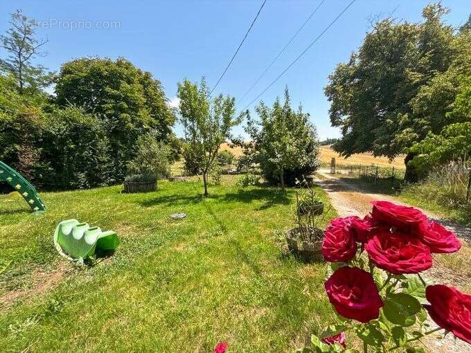En campagne, maison ancienne entièrement rénovée, habitable de plain-pied avec jardin et dépendance - photo 11