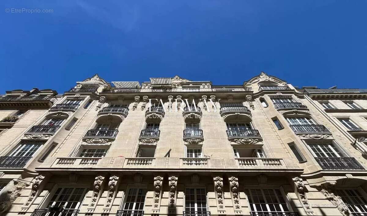 Appartement à PARIS-9E