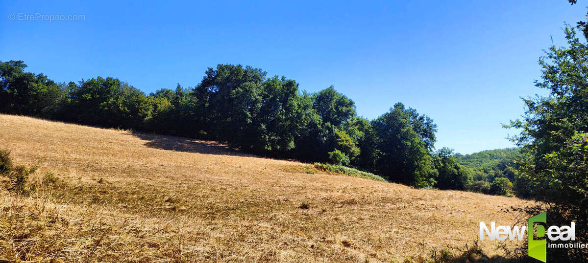 Proche Dordogne : corps de ferme sur 11 ha - Puits - Sources - Four à Pain - photo 9