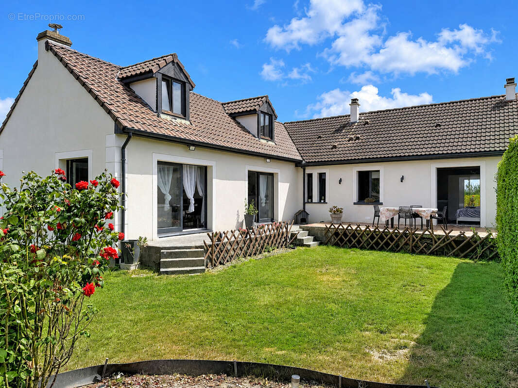 Maison individuelle semi plain pied 5 chambres CRESPIN - photo 2