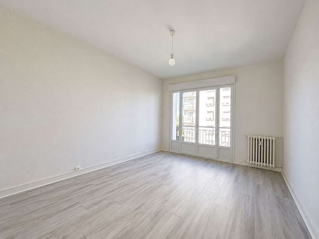 Appartement 98 m² à Poitiers  - photo 2