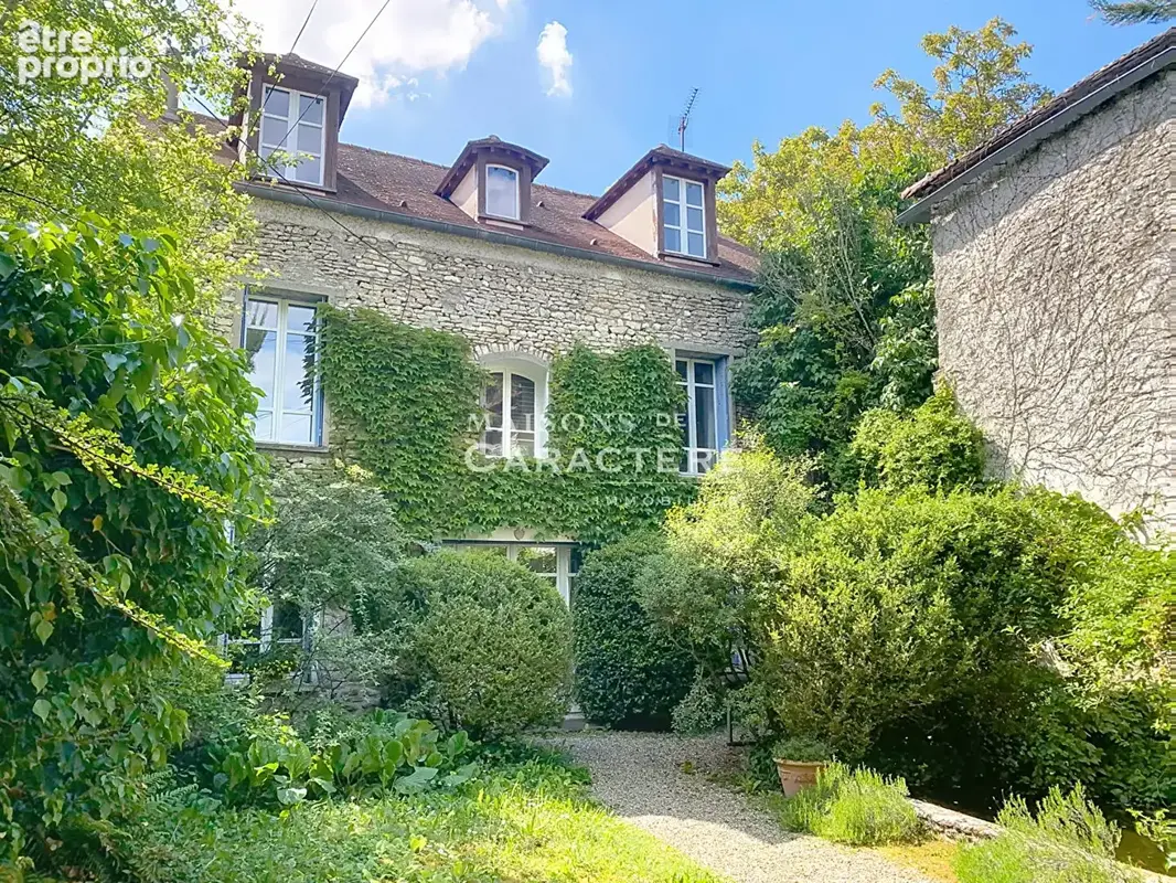 Photo Maison à Montainville au prix de 575 000€