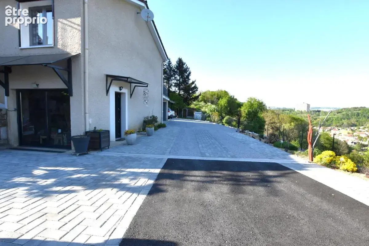 Saint-Ferréol-d’Auroure   201 m² habitables   Terrain paysager 1 950 m²   Piscine chauffée - photo 23