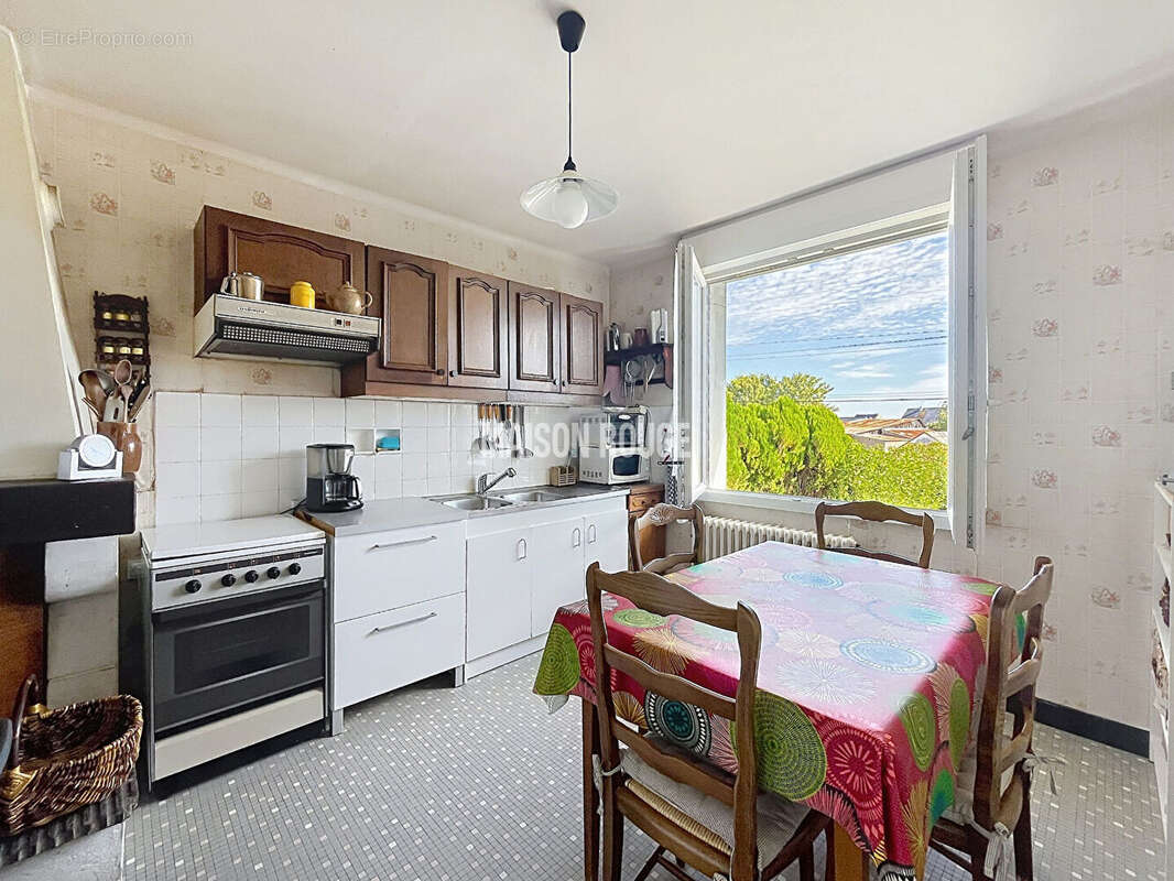 Maison avec beau potentiel, commerces et mer accessibles à pied - photo 4