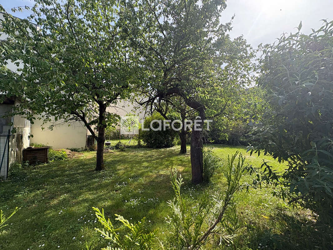 Terrain à VITRY-SUR-SEINE
