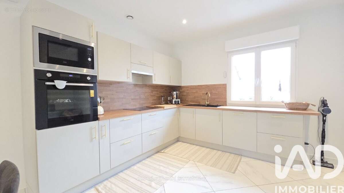 Photo 3 - Maison à VILLENEUVE-LE-ROI