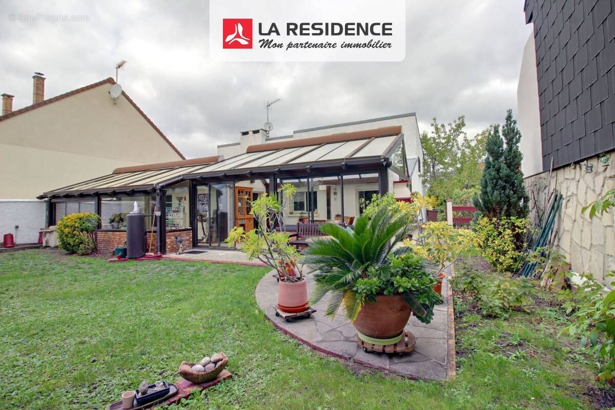 Maison à SARTROUVILLE