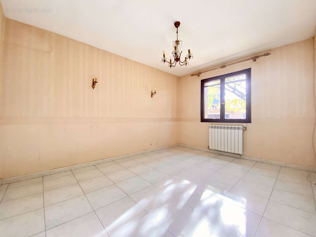 Maison à SAINT-ETIENNE-DU-GRES