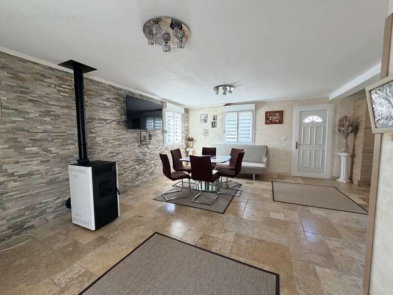 Izeure, maison t3 sur grand terrin de 926 m2 - photo 2