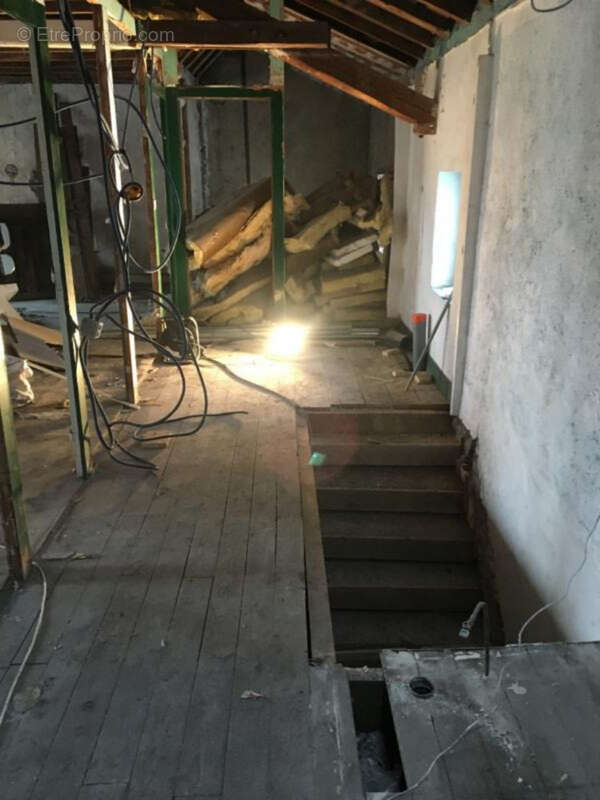 Appartement à SAINT-JUST-MALMONT