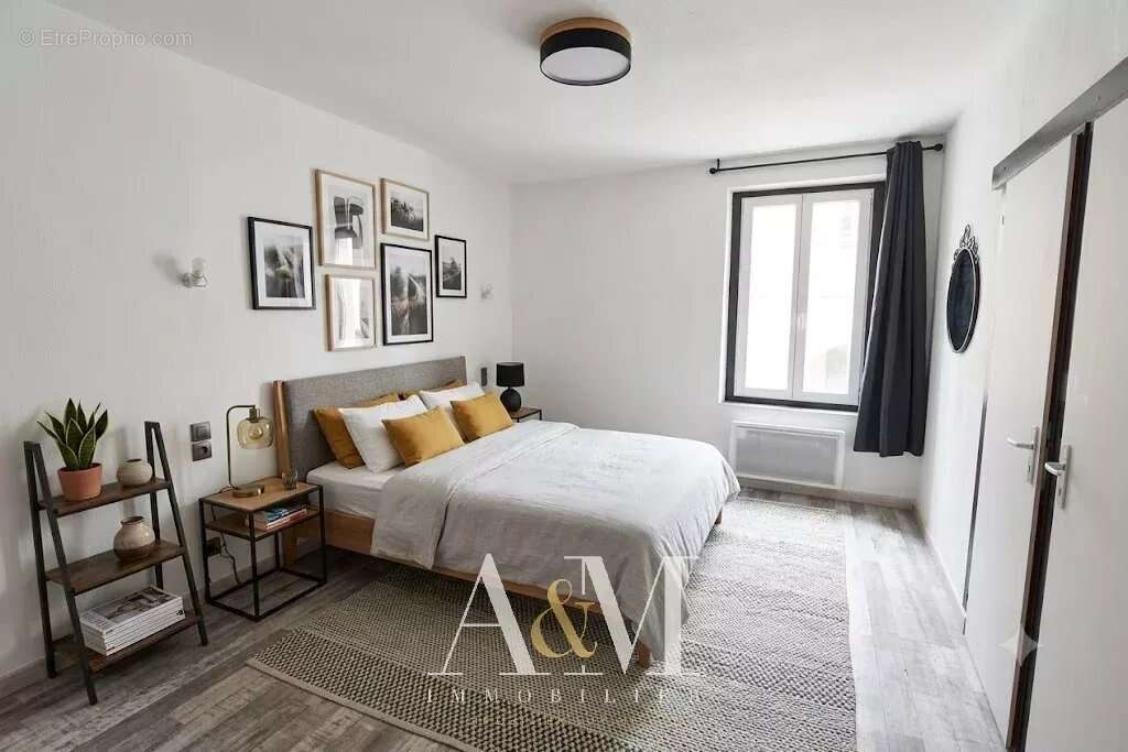 T2 60 m² avec 1 remise de 40 m² et cour - photo 11