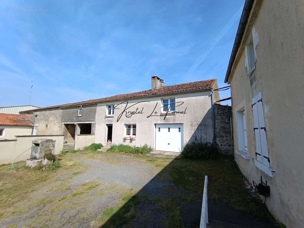 Maison 87 m² à Foussais-Payre  - photo 2