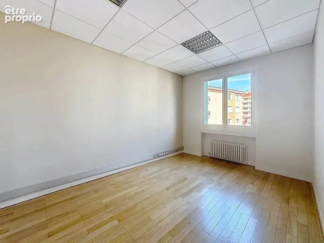 Secteur préfecture 84 m² à réinventer selon vos envies - photo 6
