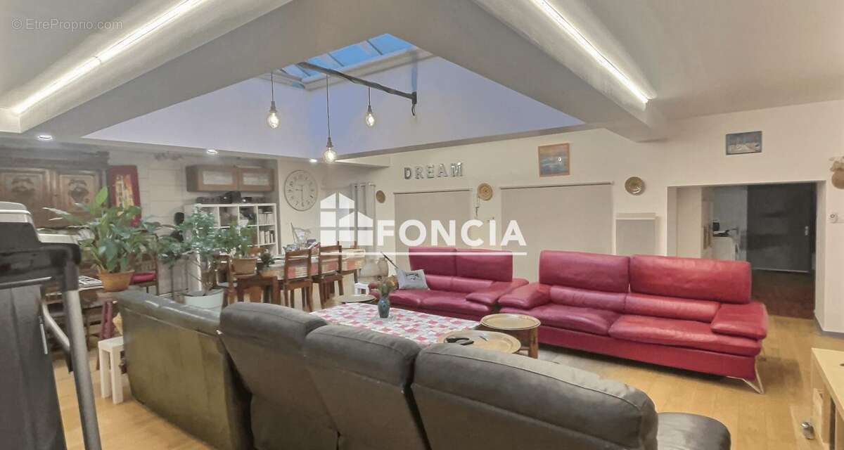 Appartement à SAINT-ETIENNE