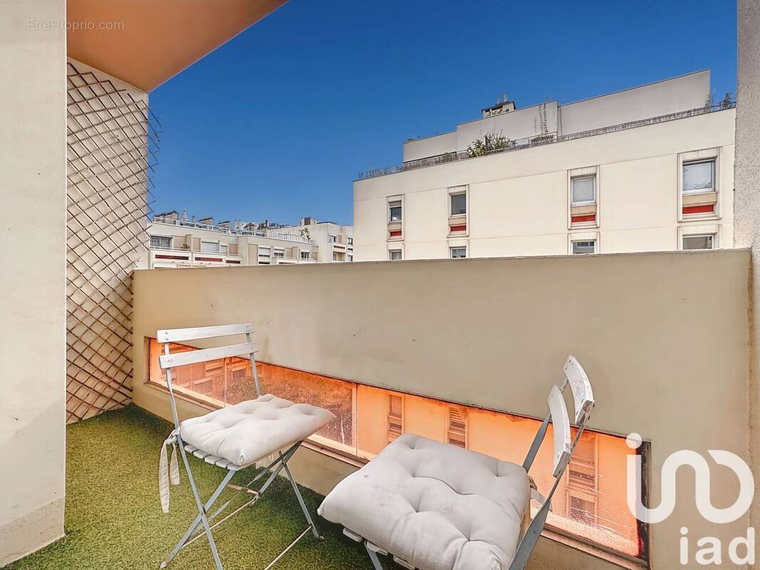 Photo 1 - Appartement à PARIS-18E