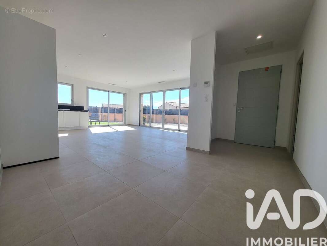 Maison 97 m² à Canet  - photo 4