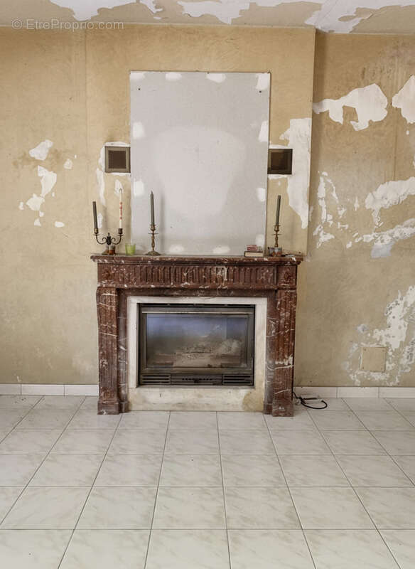 Maison à MANZAC-SUR-VERN