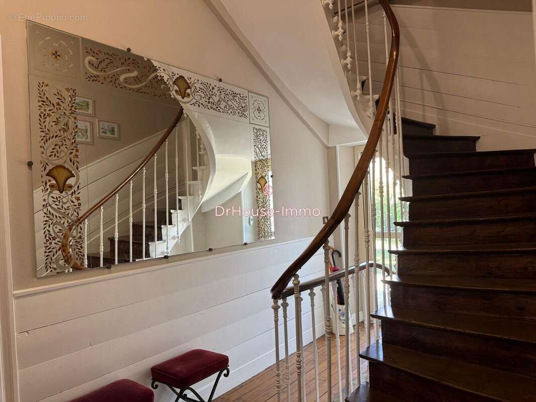 Maison 266 m² à Perigueux  - photo 2