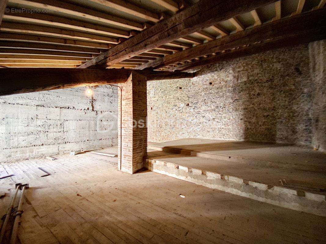 Maison à PEZILLA-LA-RIVIERE