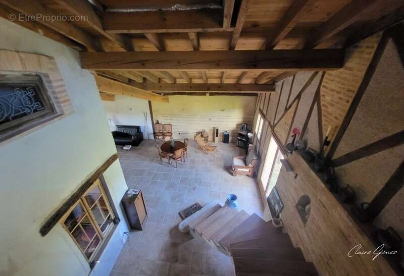 À 5 min de Cadours – Authentique ferme toulousaine de 245 m², en partie rénovée, sur terrain arboré - photo 4