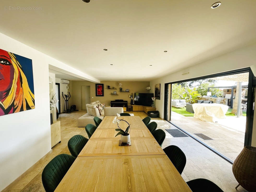 Maison à PLAN-DE-LA-TOUR