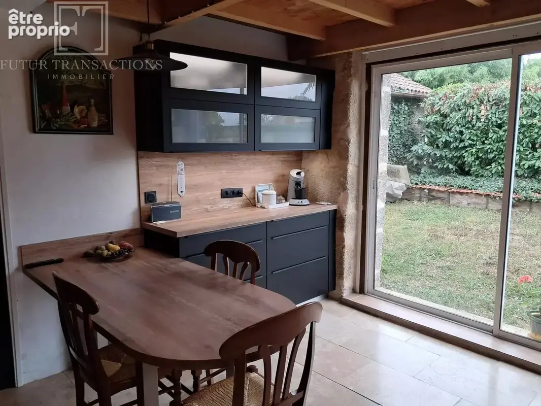 Maison de caractère sur 8175 m² - photo 8