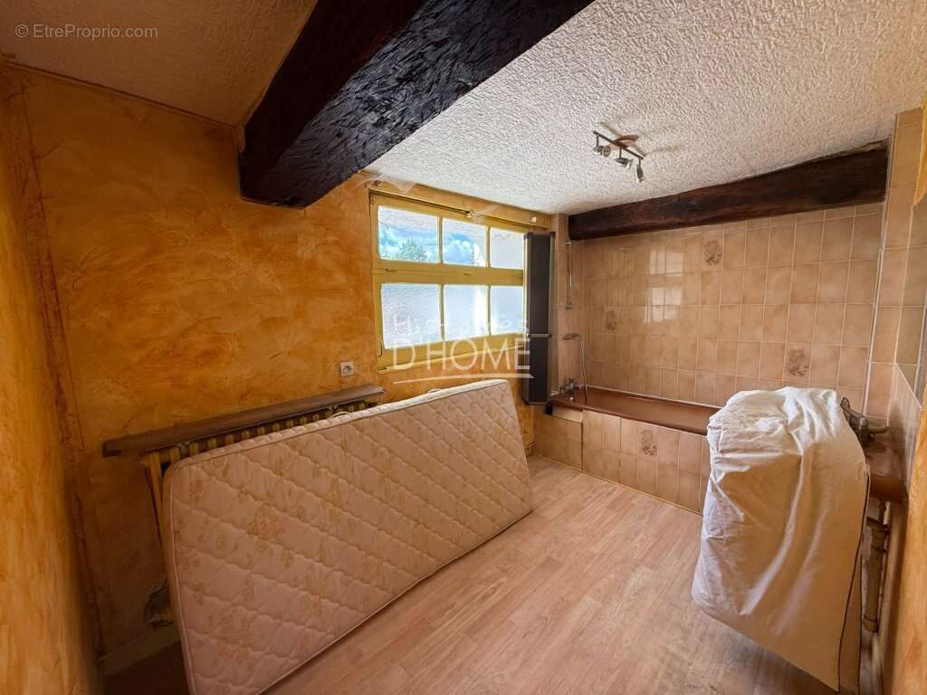Dagny, secteur jouy le chatel, maison à renover - photo 10