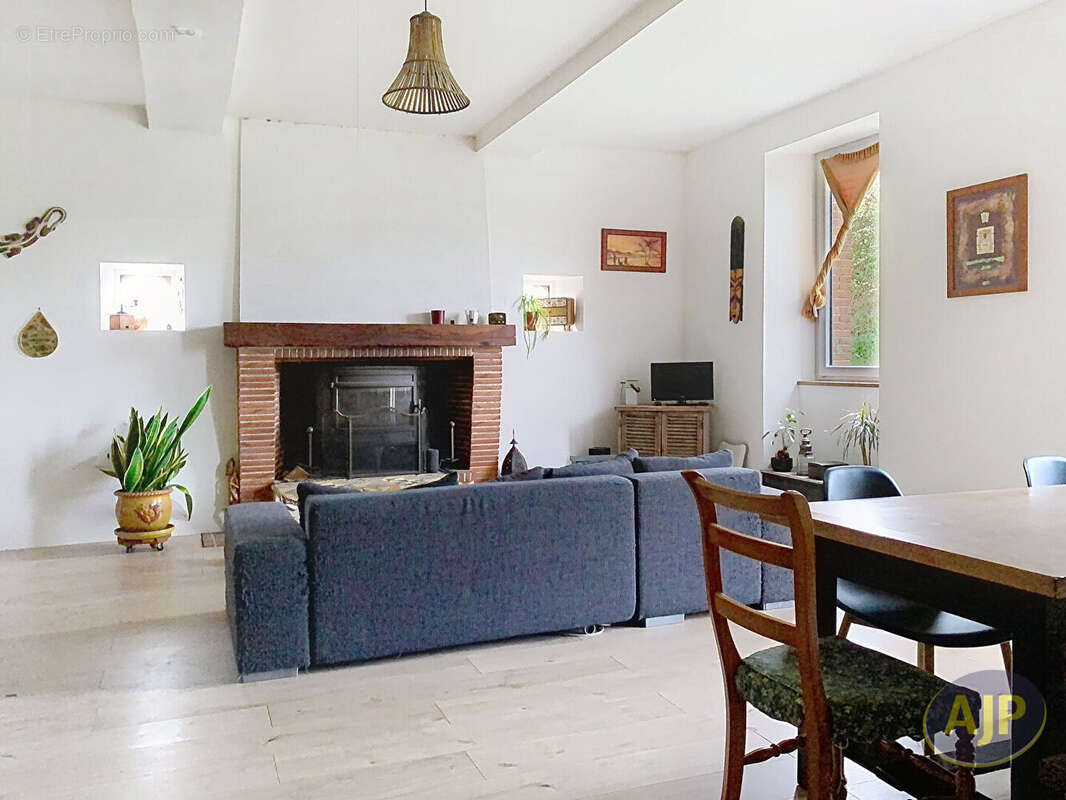 Maison à GRUGE-L'HOPITAL