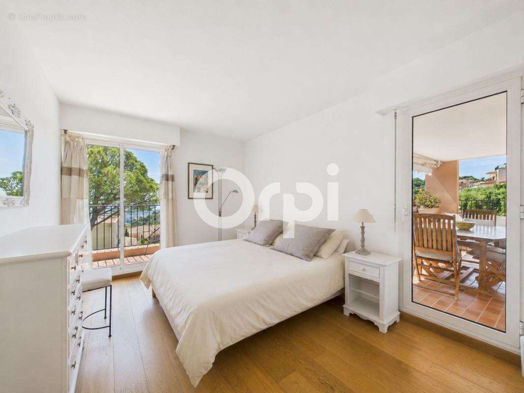 Appartement à MANDELIEU-LA-NAPOULE