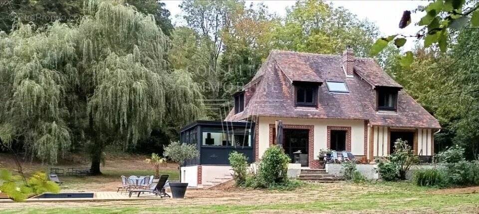 Maison à CORMEILLES