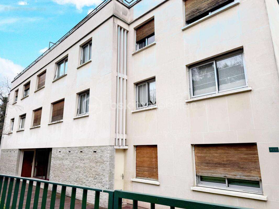 Appartement à LE PLESSIS-ROBINSON