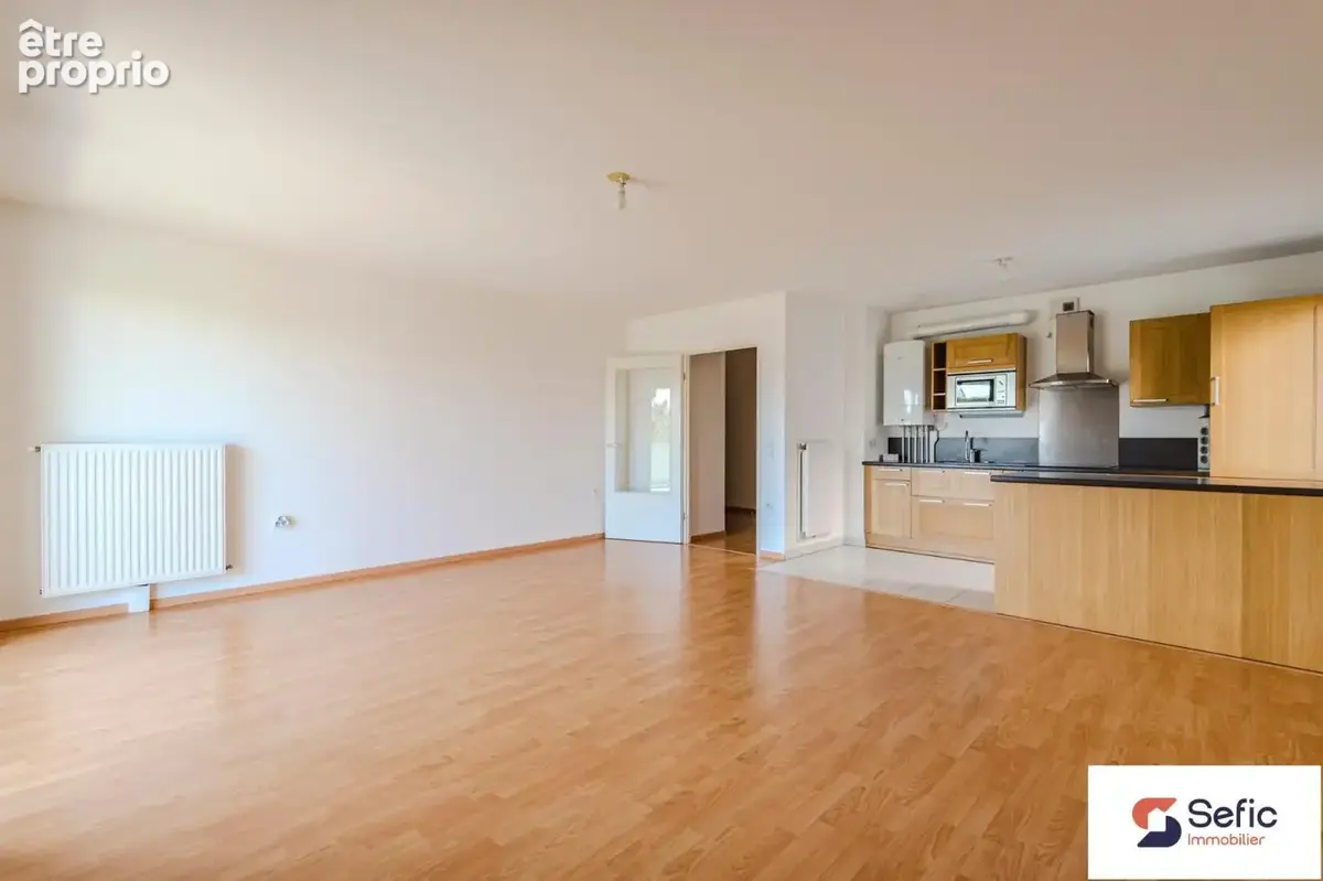   - Appartement à BEZANNES