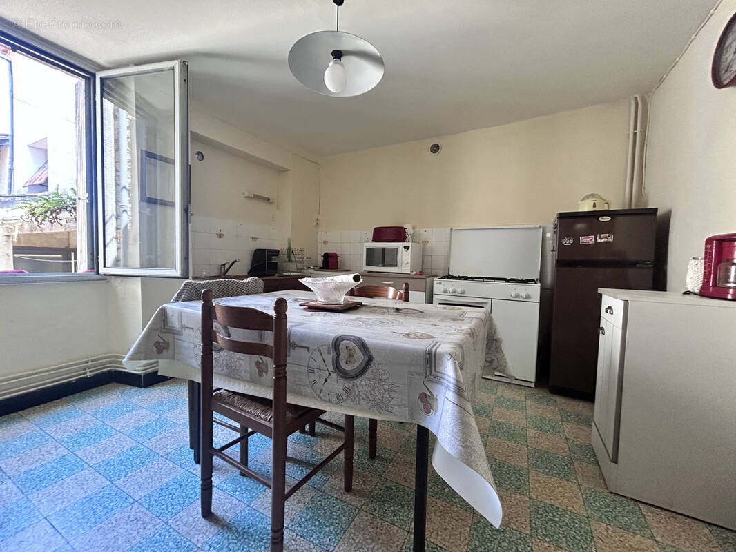 En Cévennes, petite maison de village, à rénover, à vendre - photo 2
