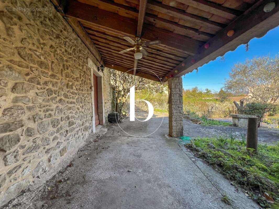 Maison à GOUDARGUES