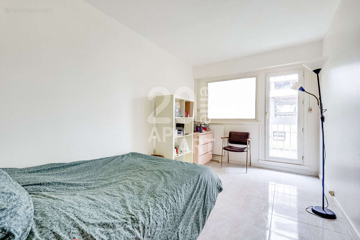 Appartement à PARIS-20E