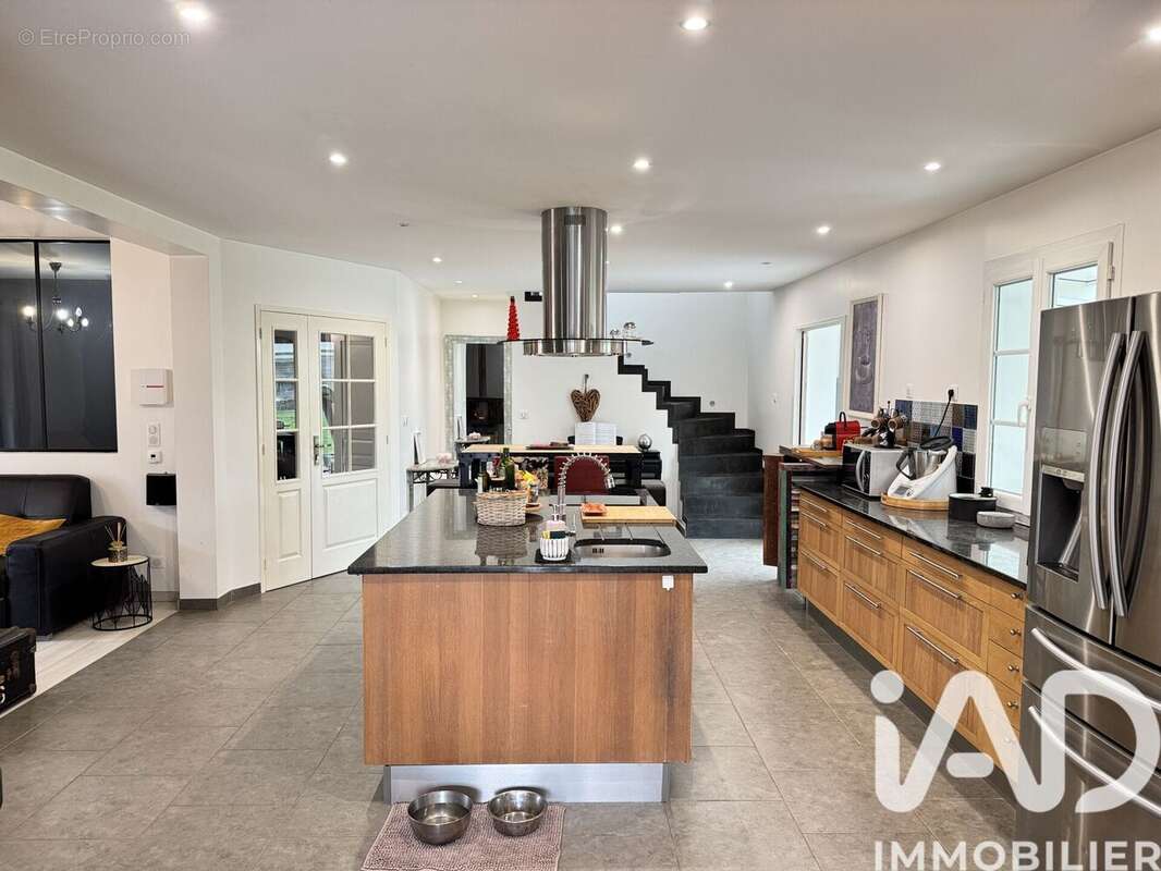 Maison 176 m² à Presles-En-Brie  - photo 6