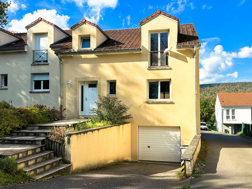 Maison à CORNY-SUR-MOSELLE