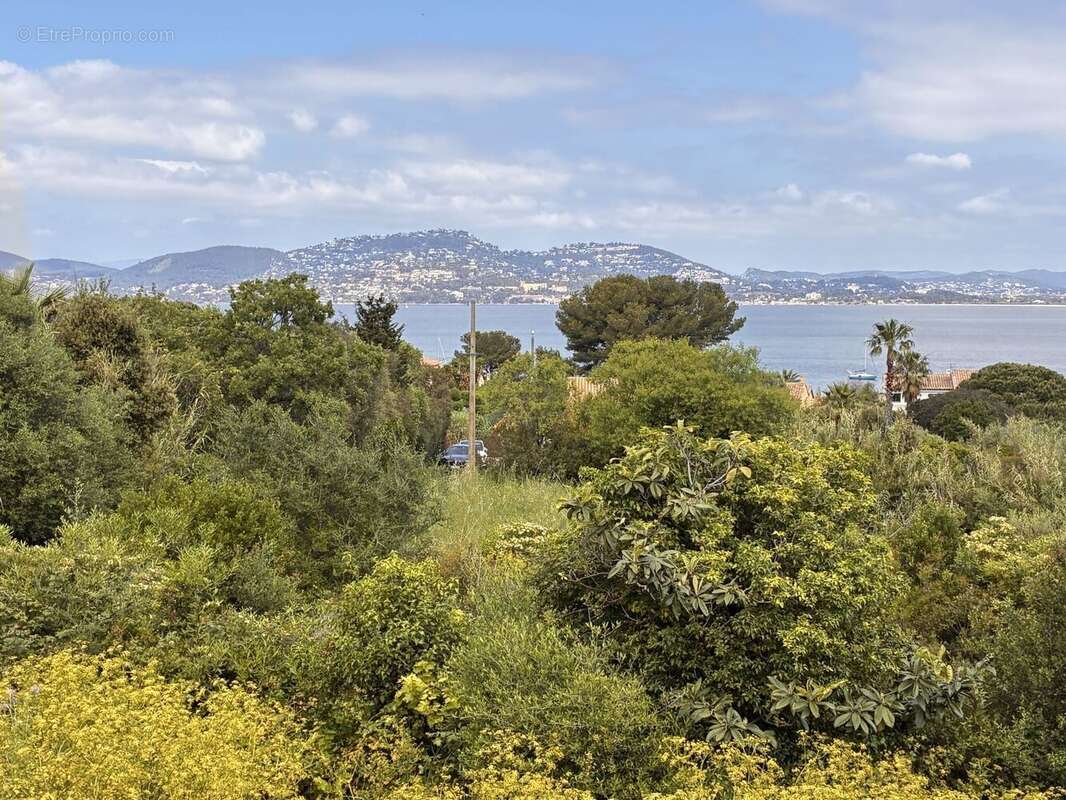 Terrain à HYERES
