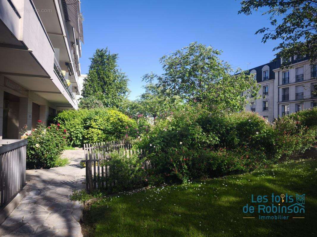 Appartement à LE PLESSIS-ROBINSON