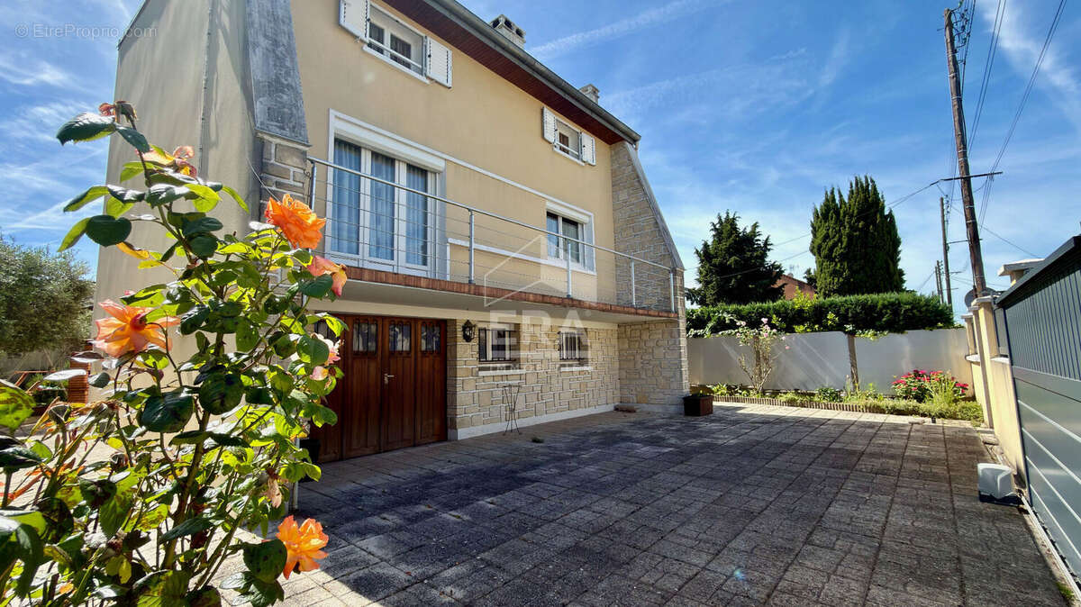 Maison à JUVISY-SUR-ORGE