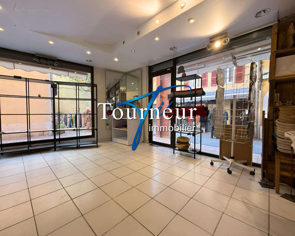 Commerce à SANARY-SUR-MER