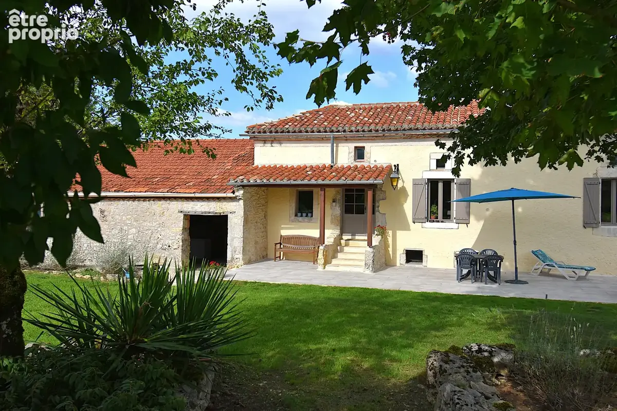 Très belle maison rénovée sur 8h avec terrain de loisir. - photo 4