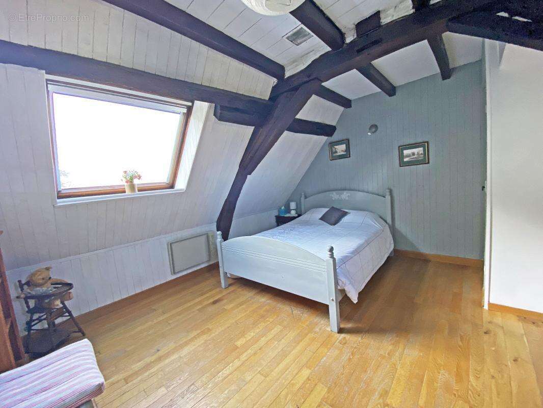 Maison à COURS-DE-PILE